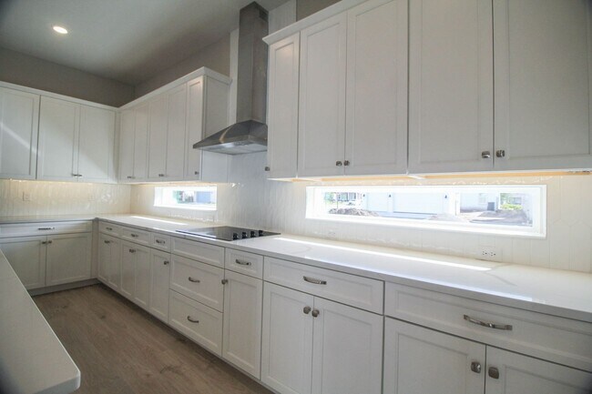 Building Photo - Brand New Home for Rent – Lake Nona / Laur...