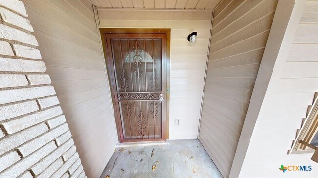 Building Photo - 2018 Shoemaker Dr