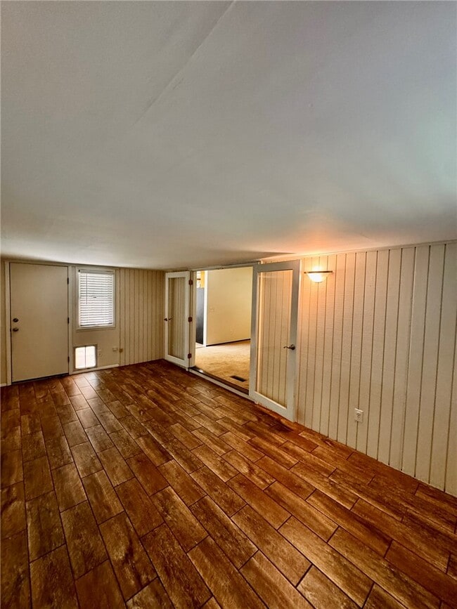 Building Photo - 9108 Bluff Dr