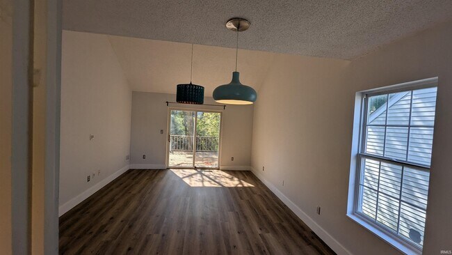 Foto del edificio - 432 E Laurelwood Ct