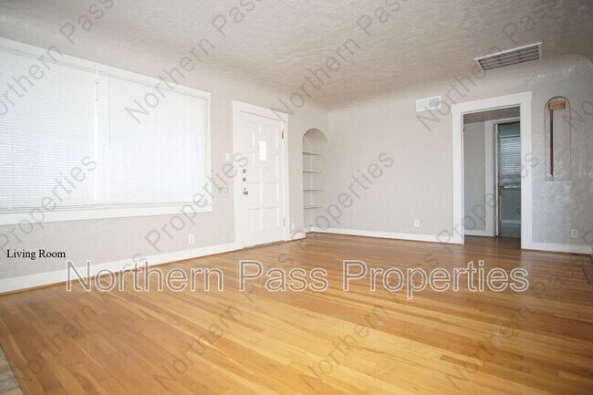 Foto del edificio - 4424 Cambridge Ave