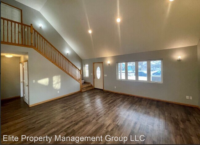 Building Photo - 7 br, 3 bath House - 4715 Fremont Ave N
