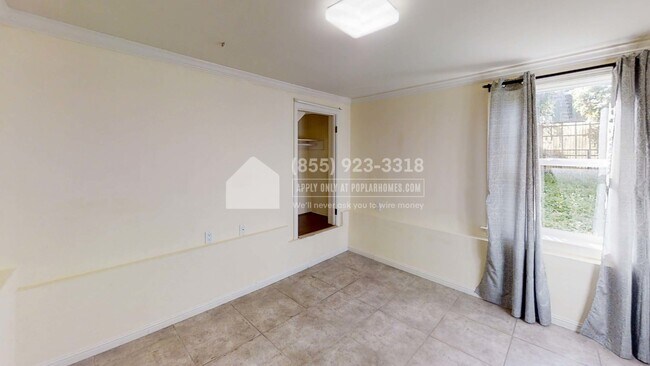 Building Photo - 369 Staples Ave