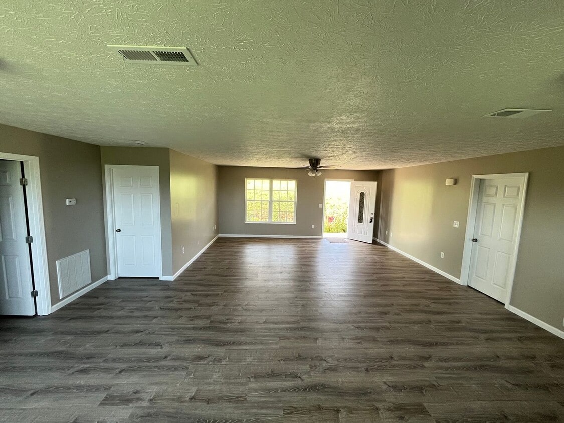 Primary Photo - 2 Bedroom 2 Bath Single Family home