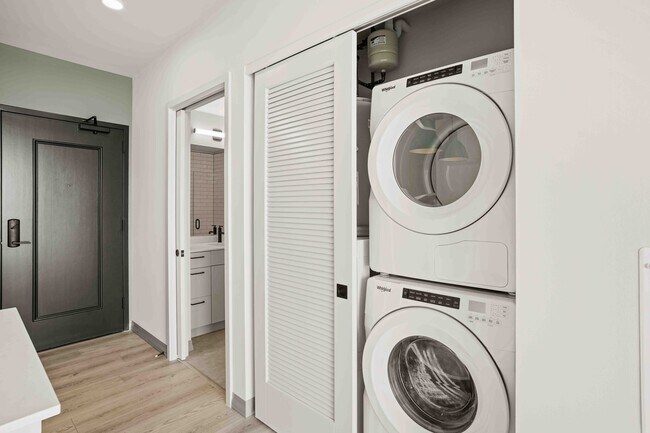 Photo - 2150 N Elston Ave Apartment