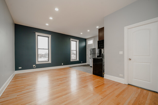 Building Photo - 3535 W Armitage Ave