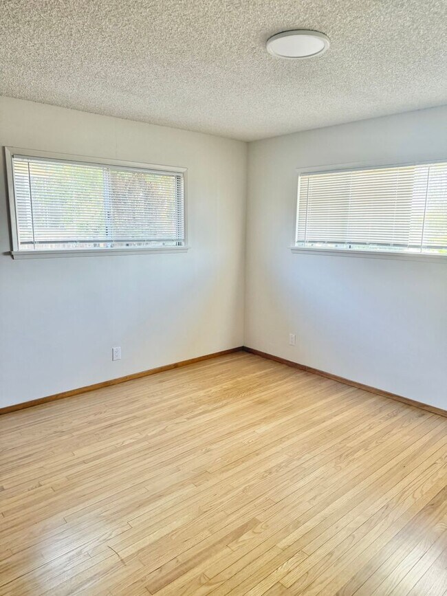 Foto del edificio - 737 E Cypress St
