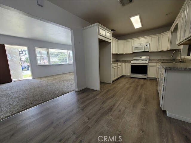 Foto del edificio - 12035 3rd St