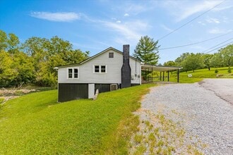 Building Photo - 858 Old Beaver Creek Rd
