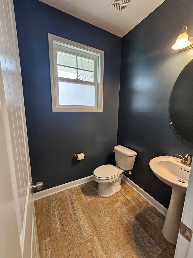 Building Photo - 833 Tuscarora Trl