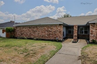 Building Photo - 2120 Teakwood Ln
