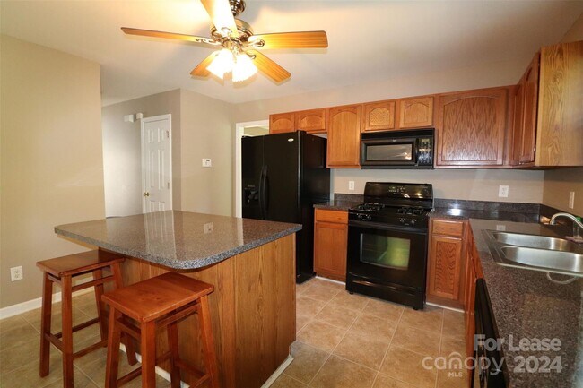 Building Photo - 10828 Elm Bend Dr