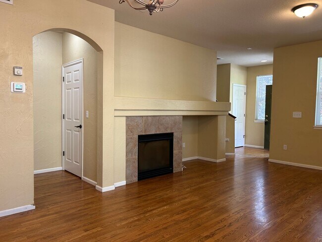 Foto del edificio - Stylish & Functional - 2 Bed 2.5 Bath Available Early June