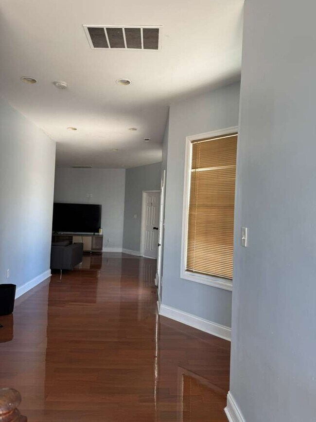 Foto del edificio - 1169 Dexter St