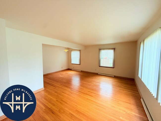 Building Photo - 7313 Harwood Ave