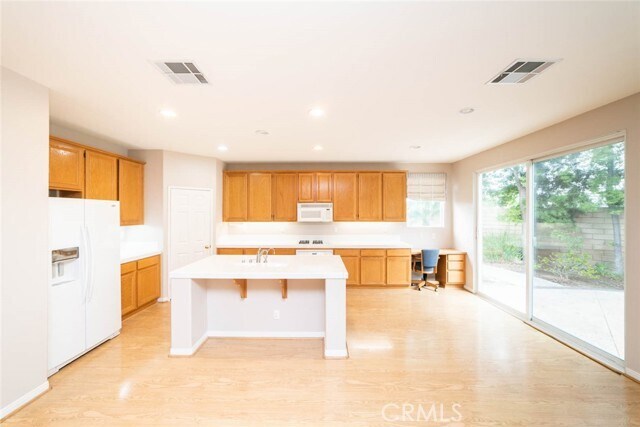 Primary Photo - 2195 E Catamaran Ln