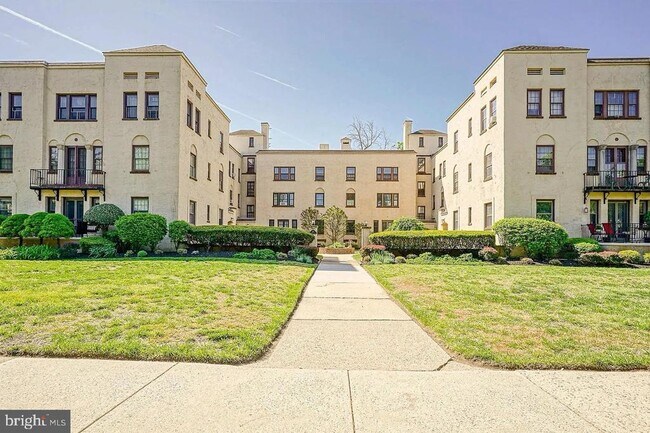 Foto del edificio - 210 E Maple Ave