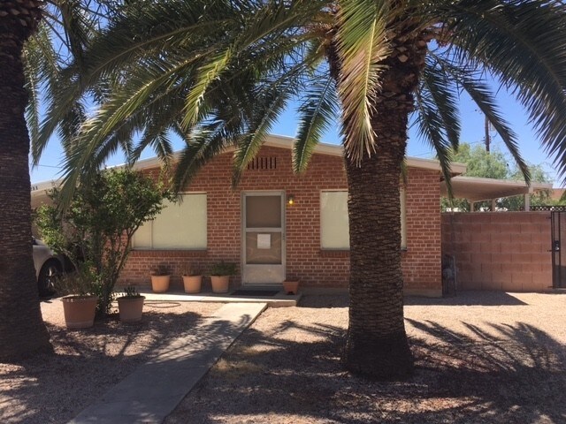 Building Photo - 1211 N Rosemont Blvd
