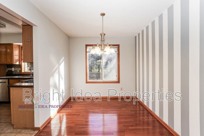Foto del edificio - 631 Eagle Ridge Rd