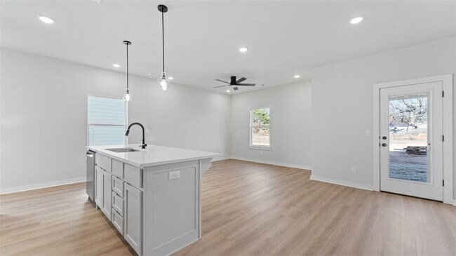 Building Photo - 1700 Cuppett Cir