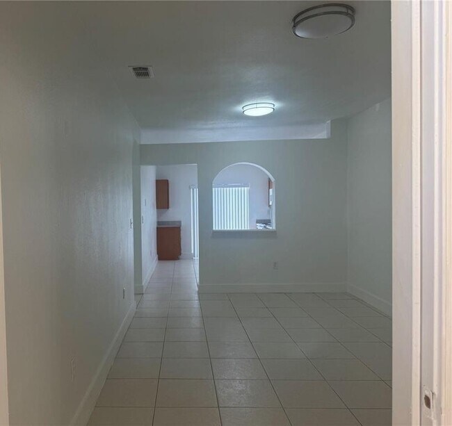 Foto del edificio - 6912 NW 179th St