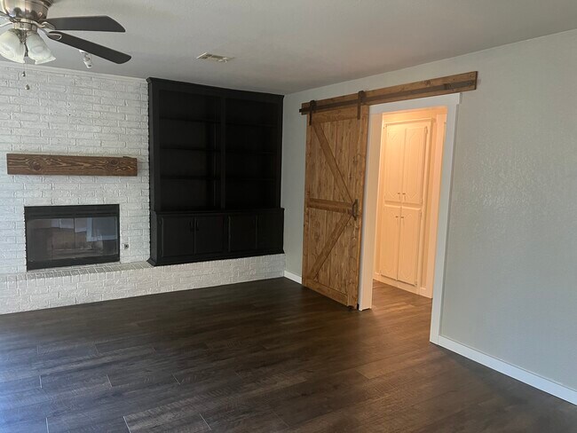 Living Room - 1808 Honeysuckle Ln