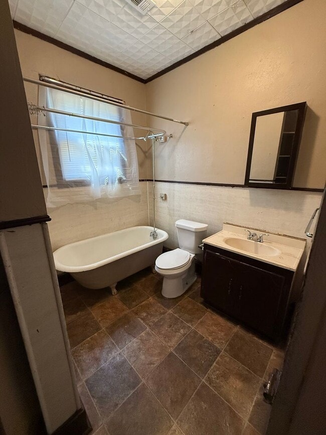 Building Photo - 3 Bedroom, 1 Bathroom Home for Rent in Bea...