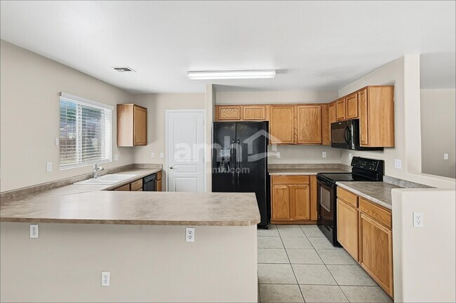 Building Photo - 2451 S 160th Dr