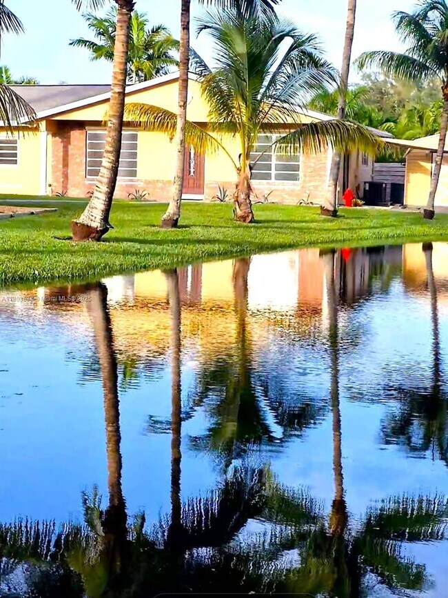 Foto del edificio - 4725 SW 109th Terrace