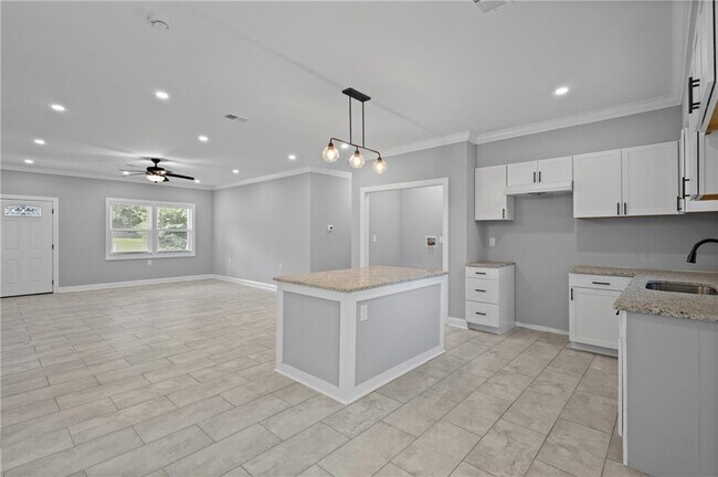 Foto del edificio - 1275 Riverside Rd