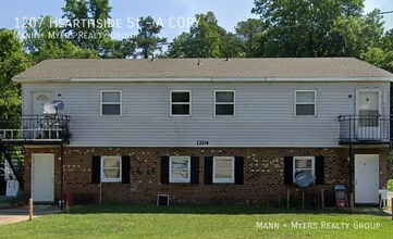 Building Photo - 1207 Hearthside St