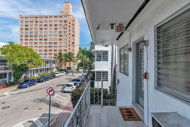 Foto del edificio - 761 Euclid Ave
