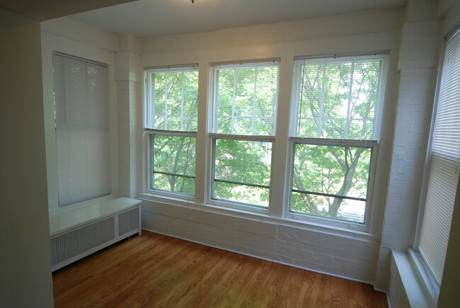 Sunroom - 1247 Granville W Ave