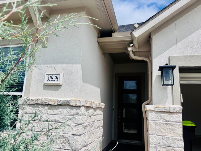 Foto del edificio - 31838 Settlers Rdg Ln