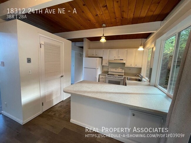 Building Photo - 18312 24th Ave NE