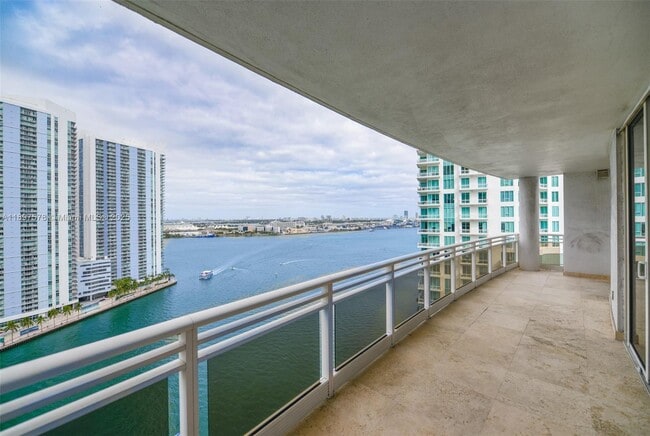 Foto del edificio - 901 Brickell Key Blvd