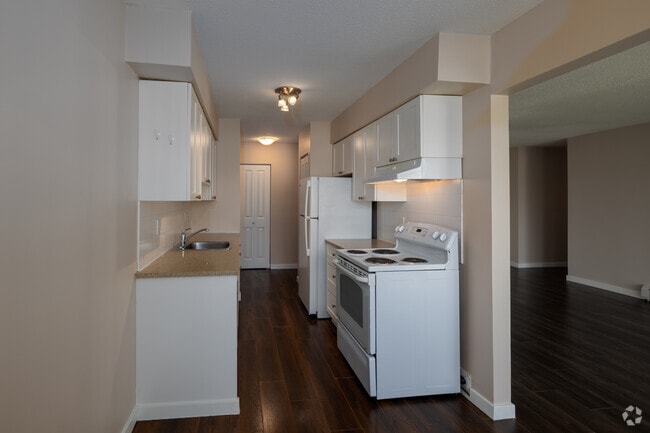2BR, 1.5BA - 980SF - Kitchen - Wall Seafair