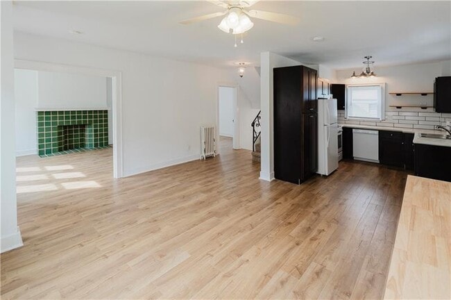 Building Photo - 511 Woodbourne Ave