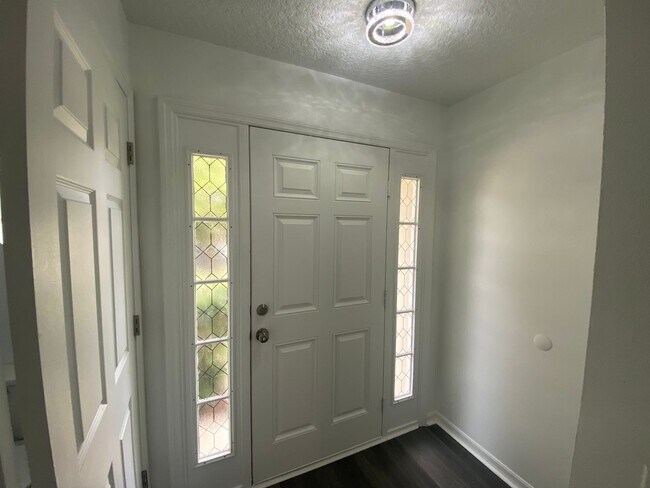 Building Photo - Welcome Home! Beautiful 3 Bedroom, 2.5 Bat...
