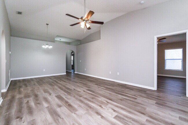 Building Photo - 12937 Lake Vista Dr