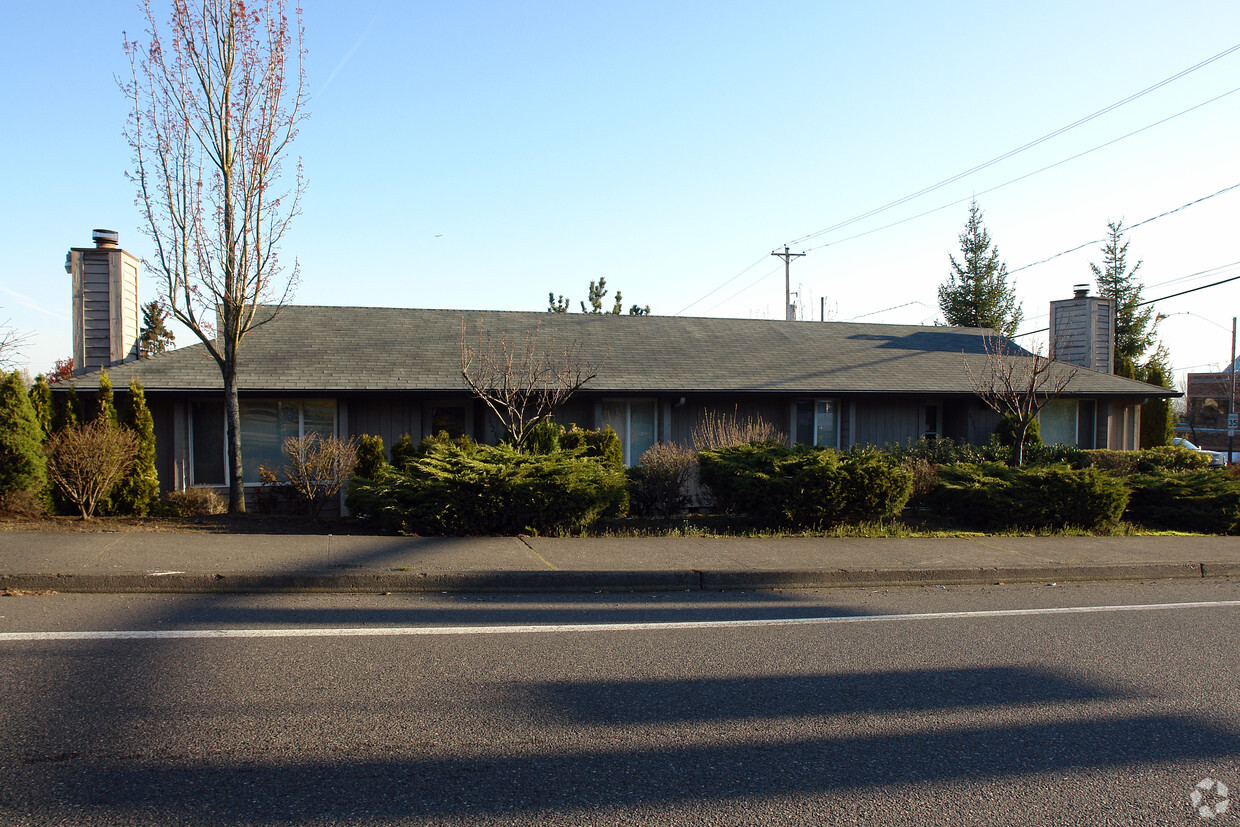 Building Photo - 3521-3545 NE 122nd Ave