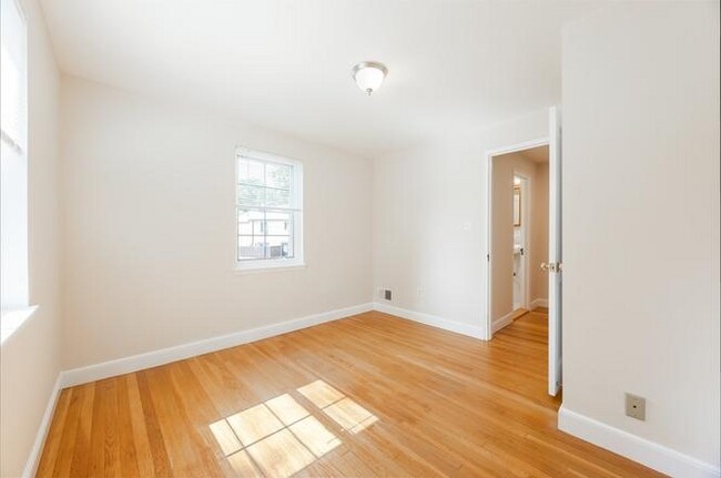 Foto del edificio - 356 Lexington St