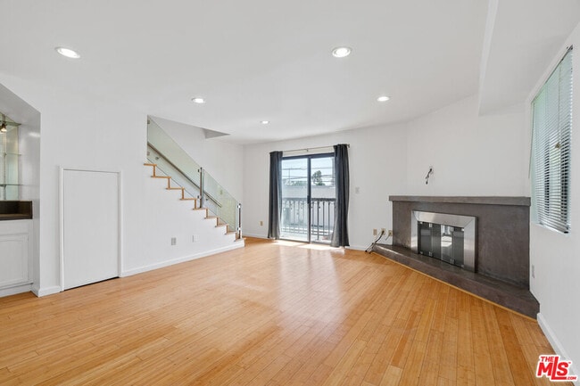Foto del edificio - 2480 Penmar Ave