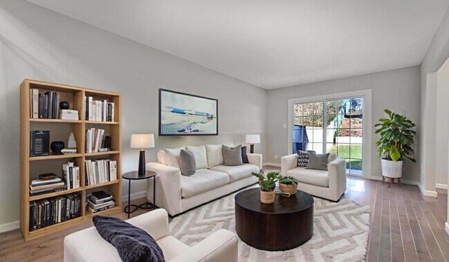 Photo - 4364 Varnum Pl NE House