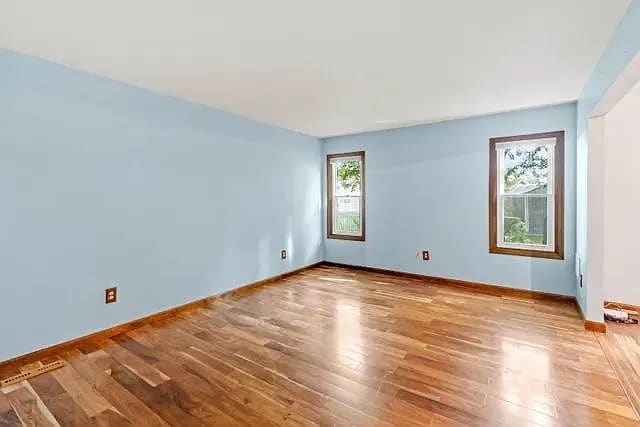 Building Photo - 6915 Swan Ln