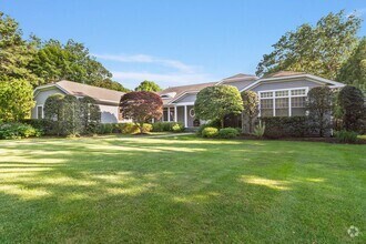 Building Photo - 49 Midhampton Ave