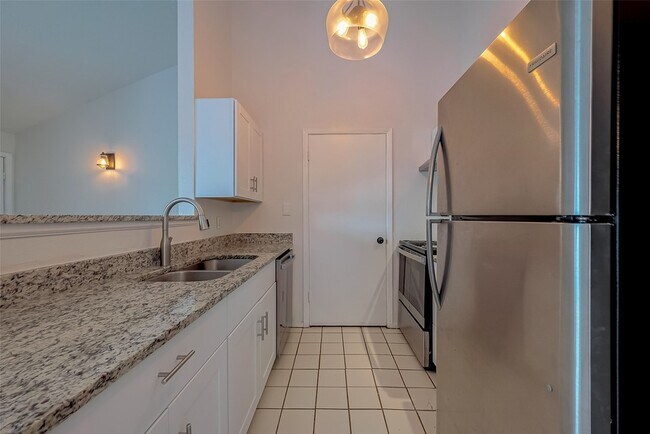 Building Photo - 11009 Crenchrus Ct