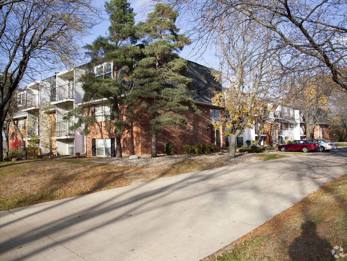 Versailles Apartments Apartments Peoria, IL