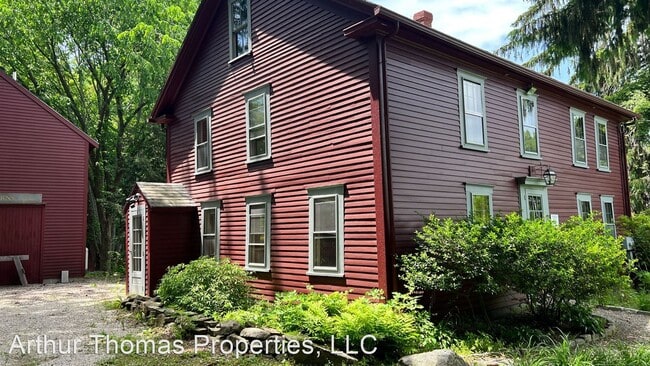 Building Photo - 4 br, 1.5 bath House - 22 Newmarket Rd.