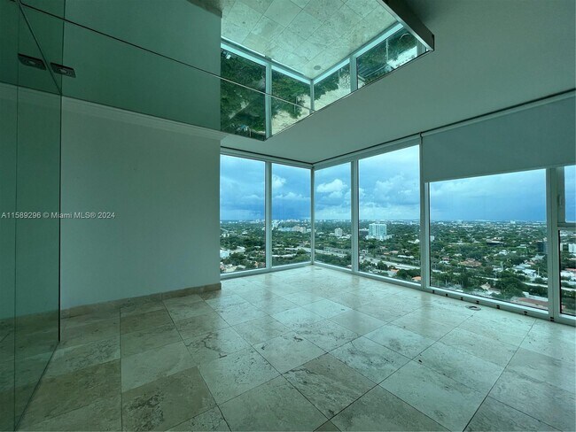 Building Photo - 2101 Brickell Ave